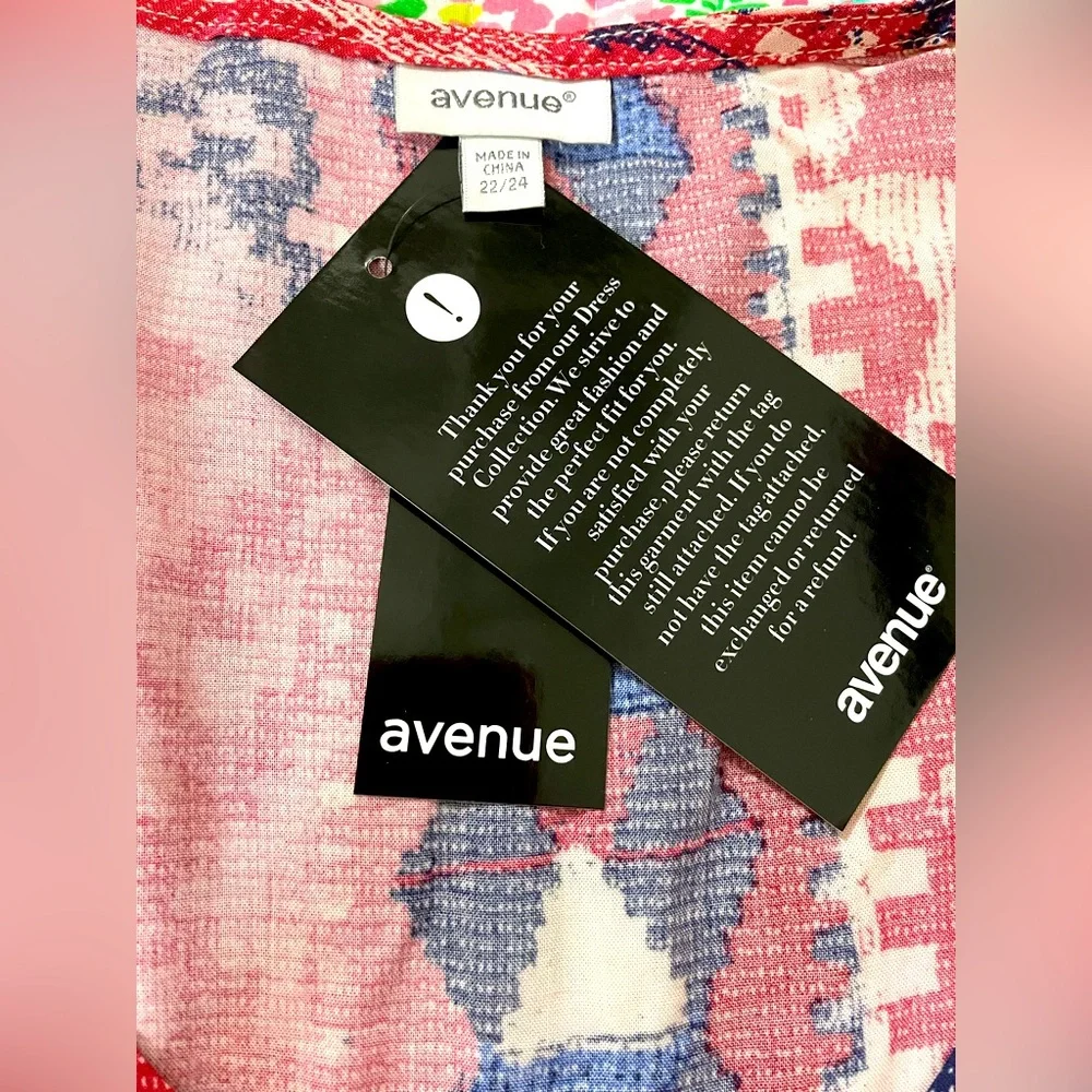 Avenue NWT Tunic - Picture 4 of 4